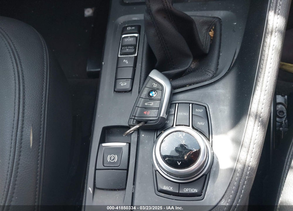 2018 BMW X1 XDRIVE28I VIN: WBXHT3Z34J4A67015