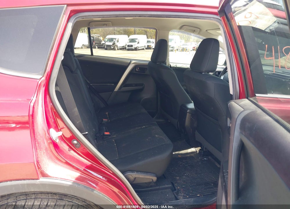 2018 TOYOTA RAV4 VIN: 2T3BFREV5JW752435