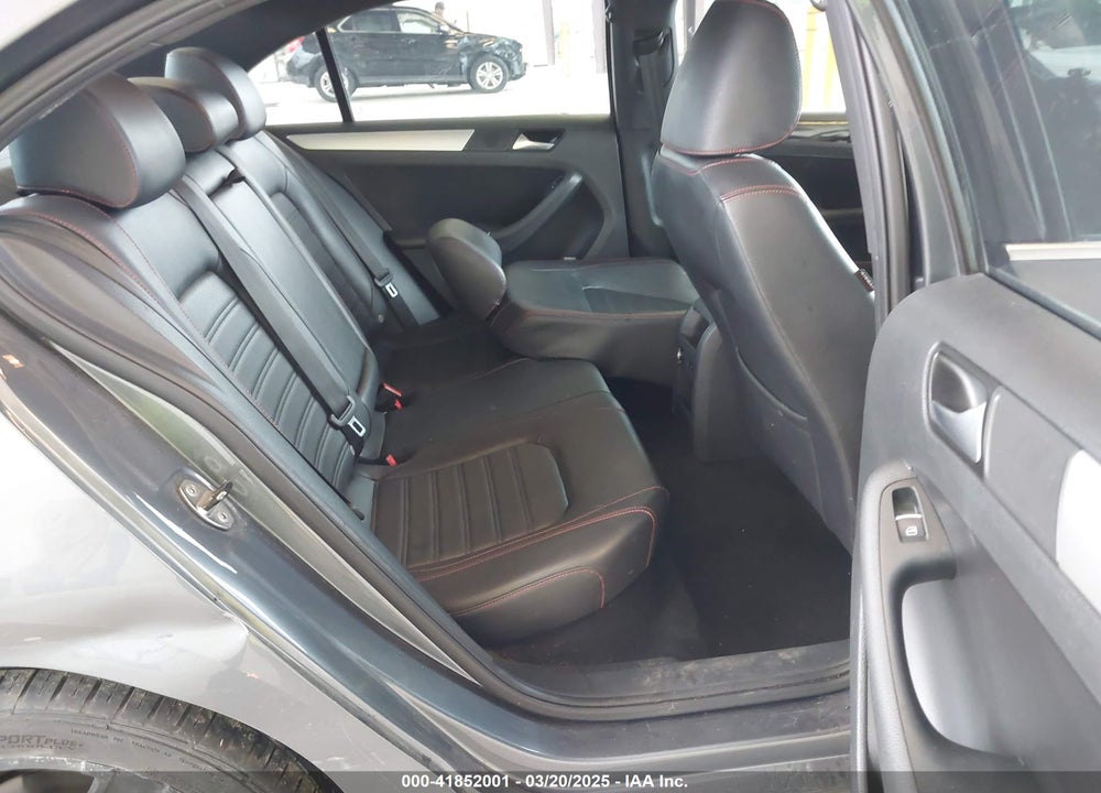 2014 VOLKSWAGEN JETTA VIN: 3VW4T7AJ8EM381235
