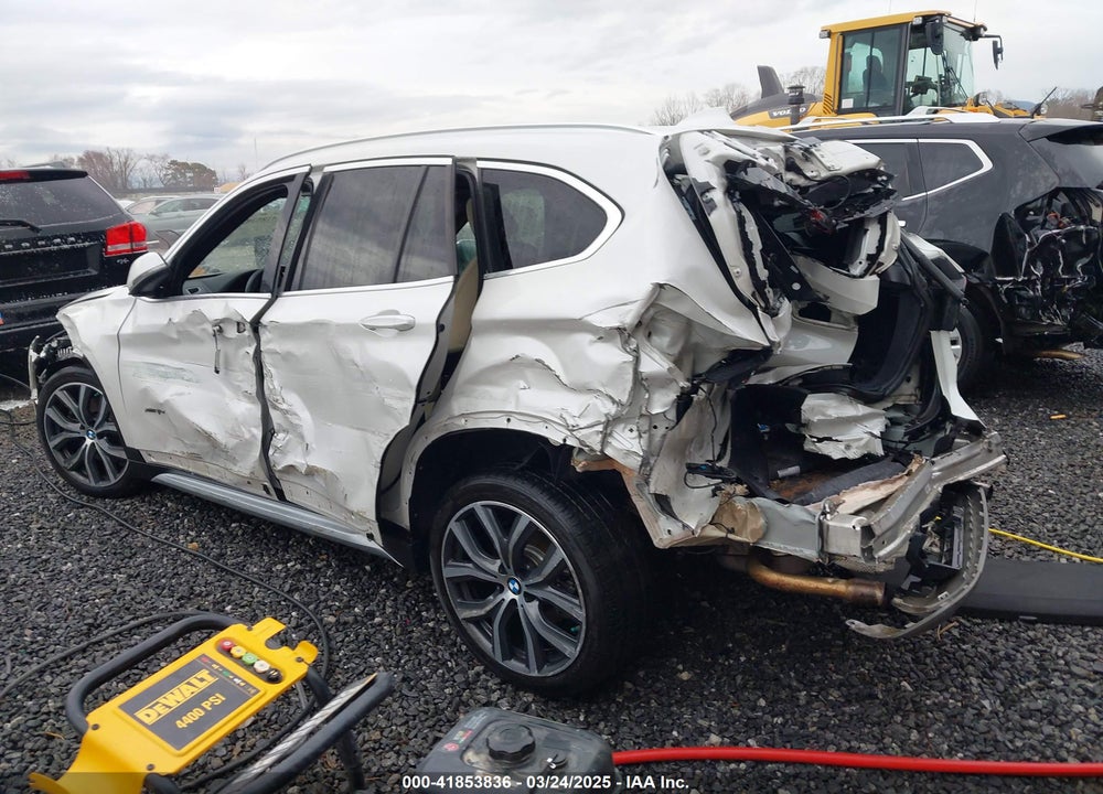 2017 BMW X1 VIN: WBXHT3C36H5F74818