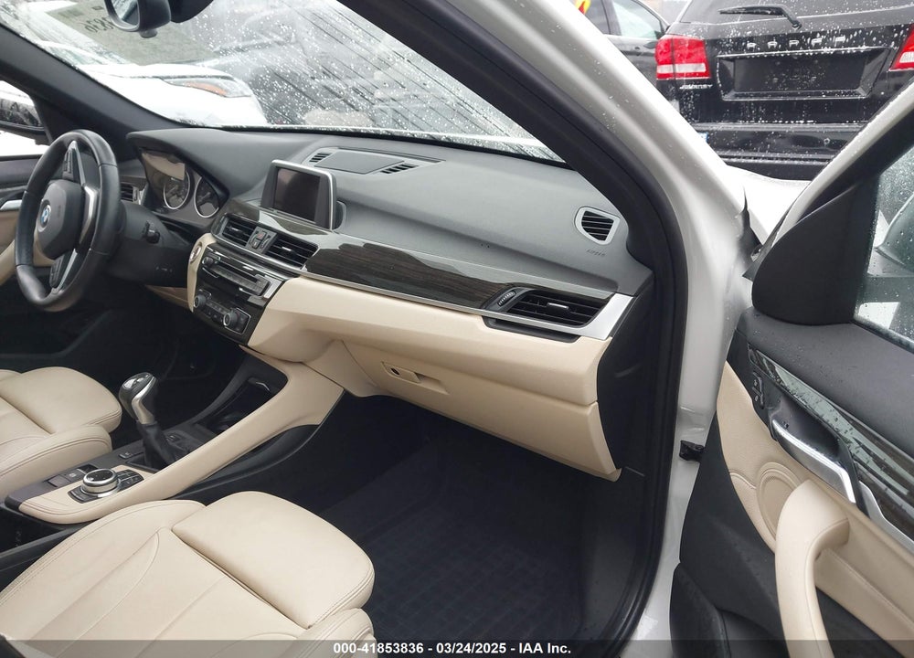2017 BMW X1 VIN: WBXHT3C36H5F74818