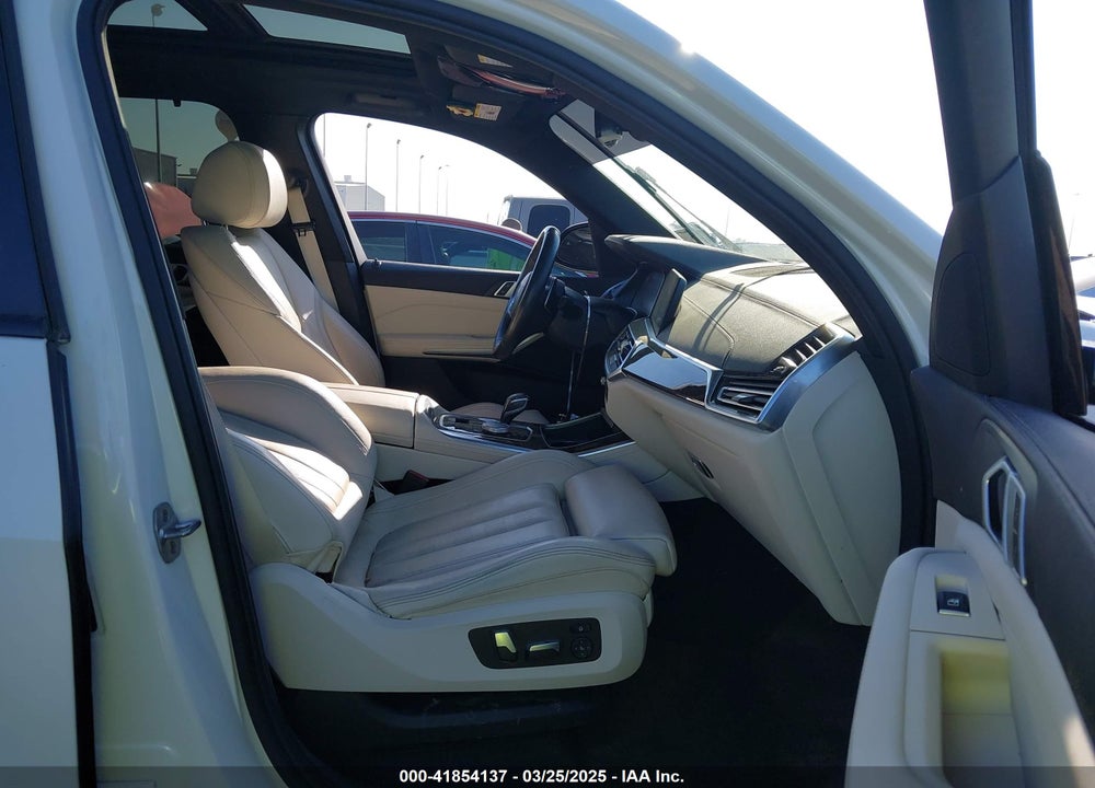 2020 BMW X5 VIN: 5UXCR6C04L9B02520