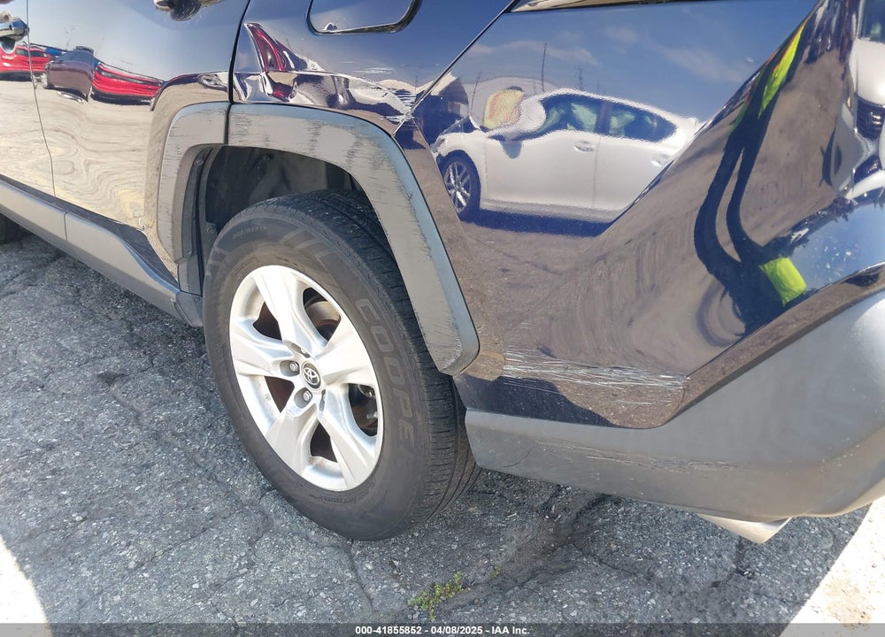 2019 TOYOTA RAV4 XLE VIN: JTMP1RFV7KD025945