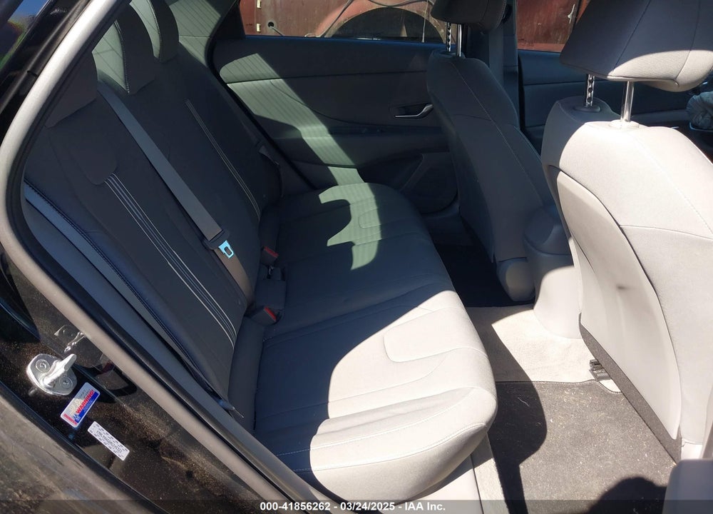 2022 HYUNDAI ELANTRA SEL VIN: KMHLM4AG6NU245322