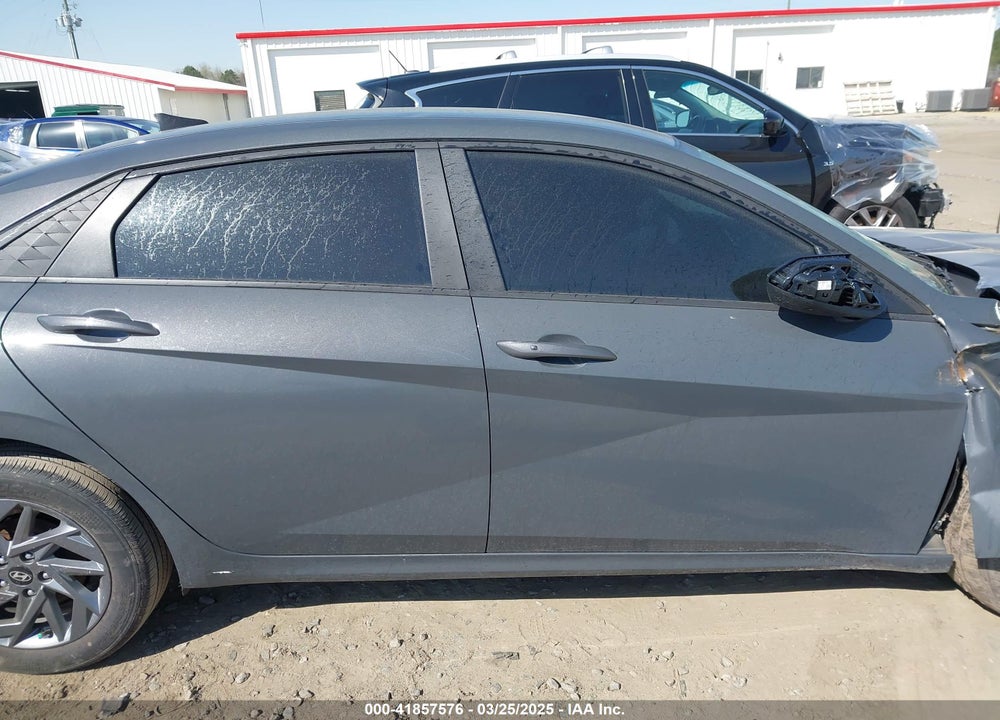 2024 HYUNDAI ELANTRA VIN: KMHLM4DG1RU755188