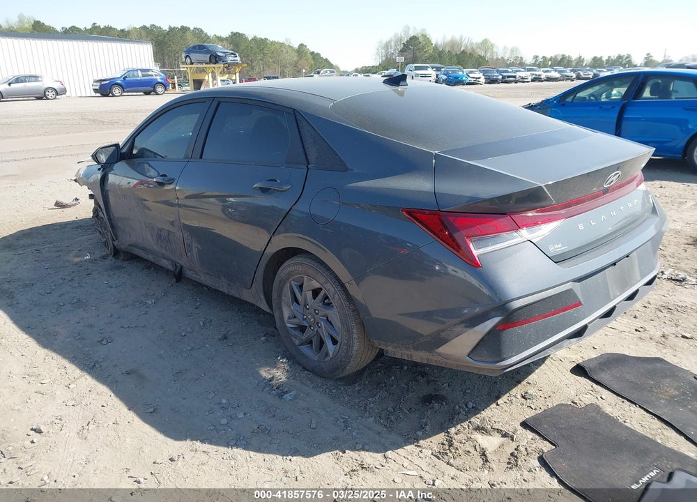 2024 HYUNDAI ELANTRA VIN: KMHLM4DG1RU755188