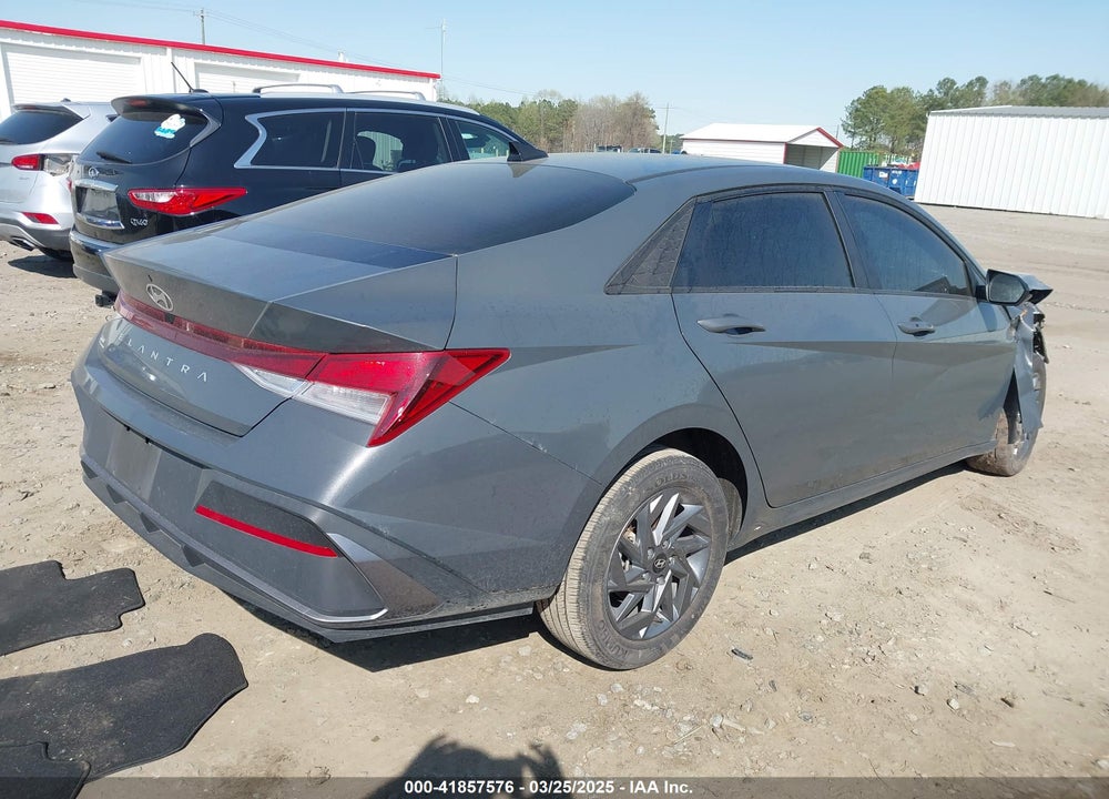 2024 HYUNDAI ELANTRA VIN: KMHLM4DG1RU755188