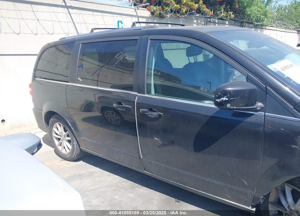 2018 DODGE GRAND CARAVAN VIN: 2C4RDGCG9JR266069