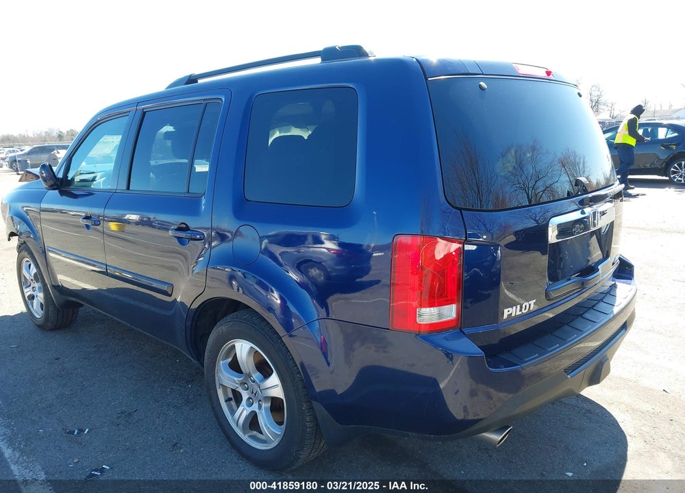2013 HONDA PILOT VIN: 5FNYF4H52DB018046