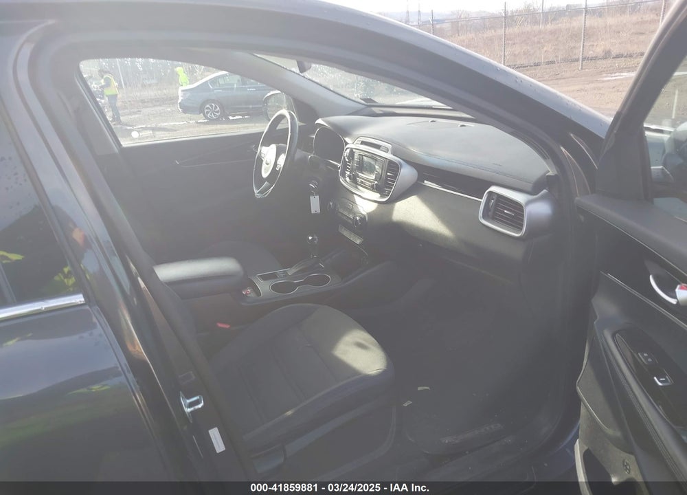 2016 KIA SORENTO VIN: 5XYPGDA37GG059013