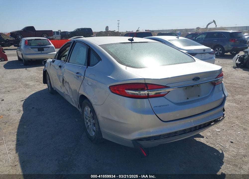 2018 FORD FUSION VIN: 3FA6P0G74JR176260