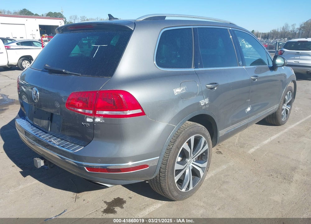 2017 VOLKSWAGEN TOUAREG VIN: WVGRF7BP1HD004308