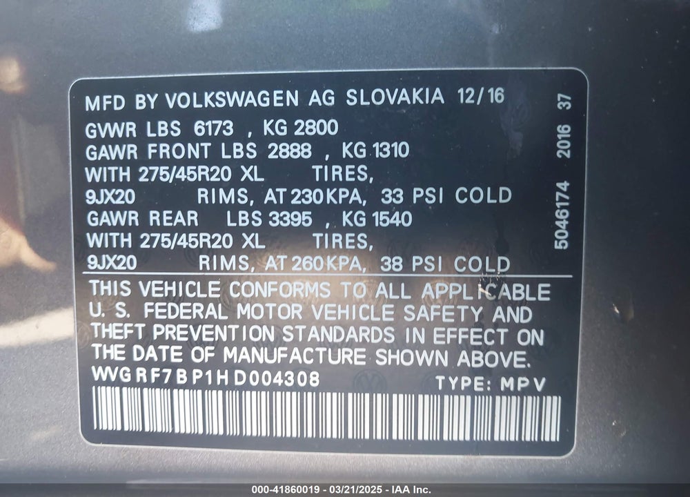 2017 VOLKSWAGEN TOUAREG VIN: WVGRF7BP1HD004308