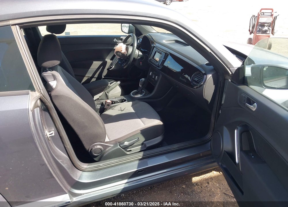 2019 VOLKSWAGEN BEETLE VIN: 3VWFD7AT3KM707221