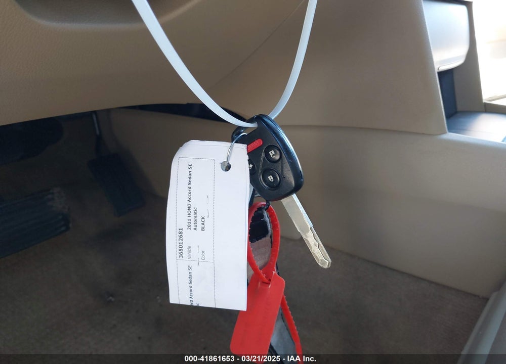 2011 HONDA ACCORD VIN: 1HGCP2F62BA115875