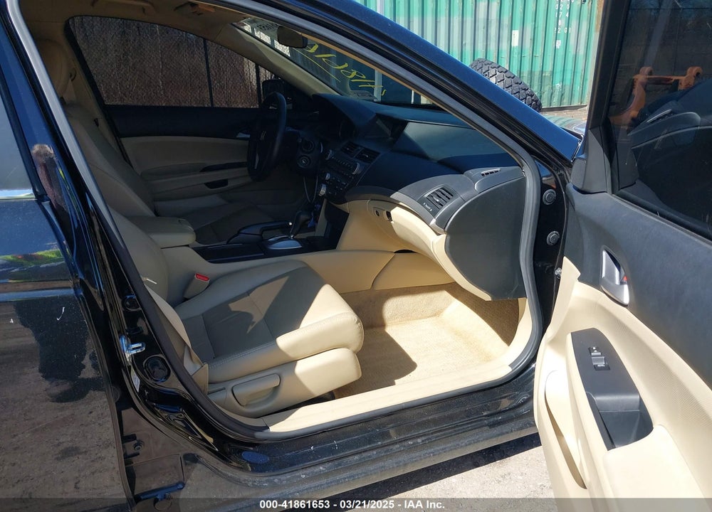 2011 HONDA ACCORD VIN: 1HGCP2F62BA115875