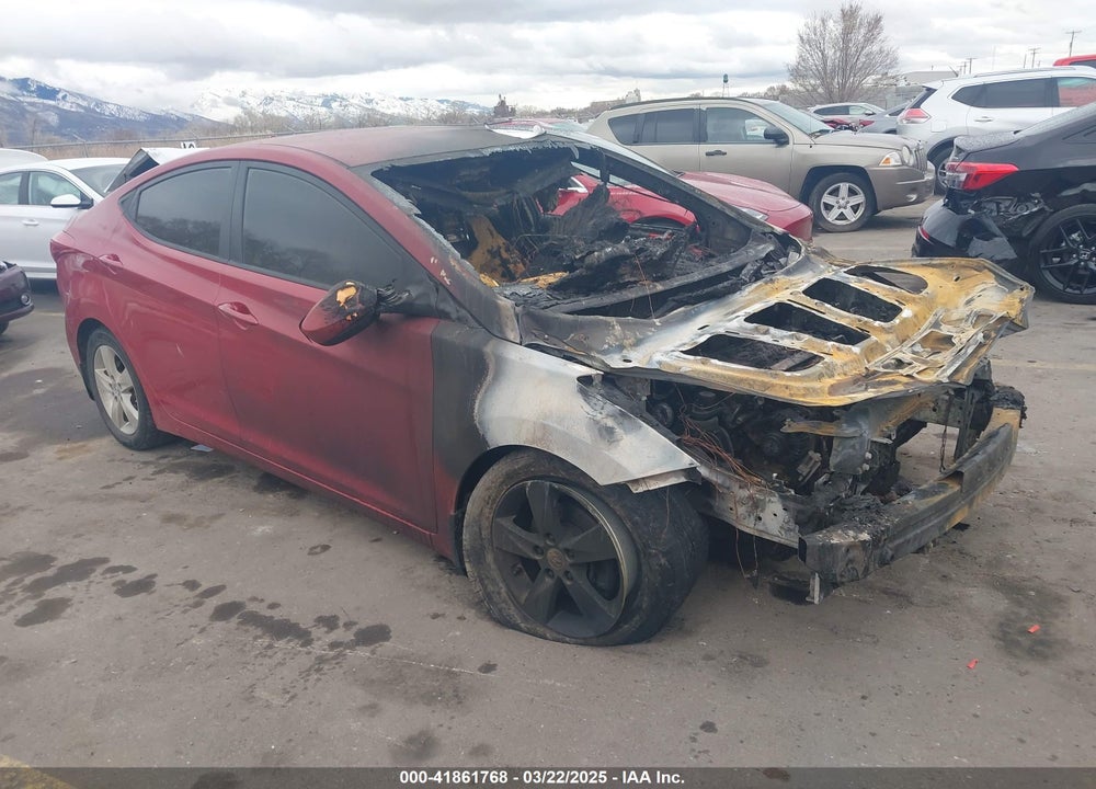 2013 HYUNDAI ELANTRA VIN: KMHDH4AE7DU935683