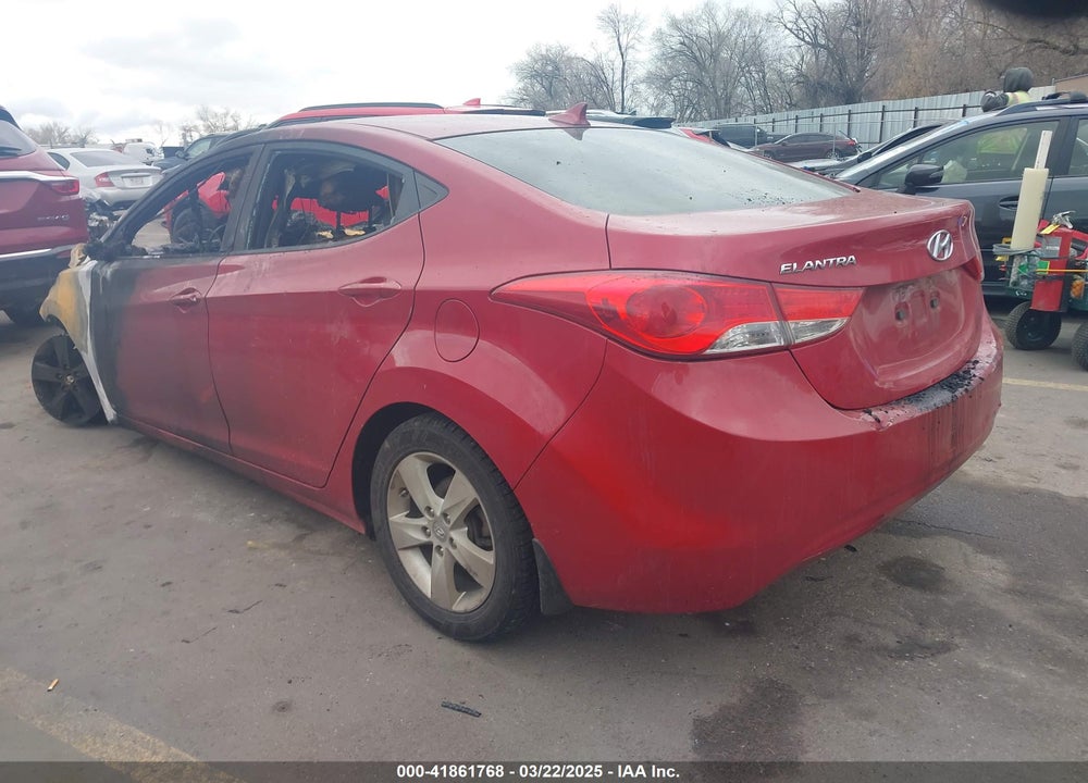 2013 HYUNDAI ELANTRA VIN: KMHDH4AE7DU935683