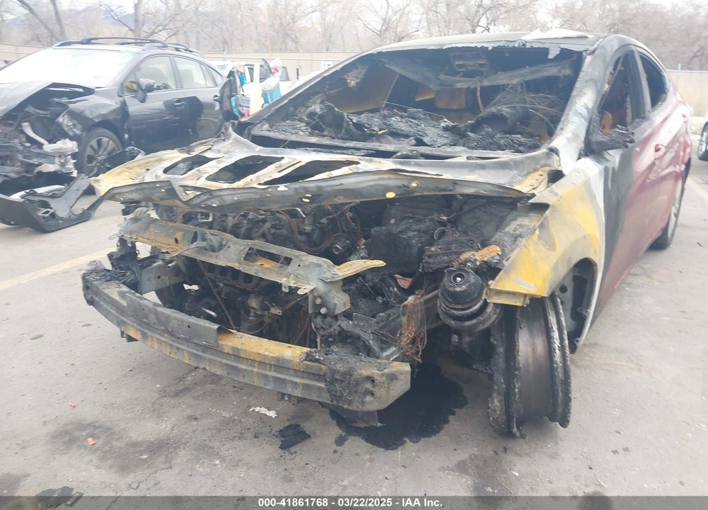 2013 HYUNDAI ELANTRA VIN: KMHDH4AE7DU935683