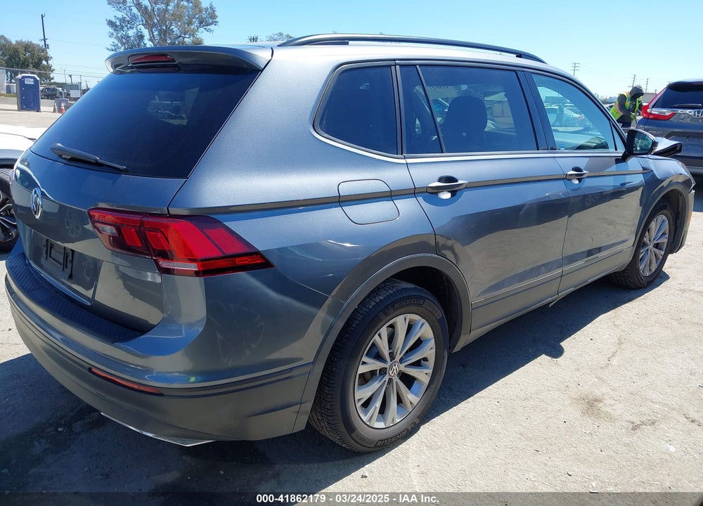 2019 VOLKSWAGEN TIGUAN VIN: 3VV1B7AX0KM043032