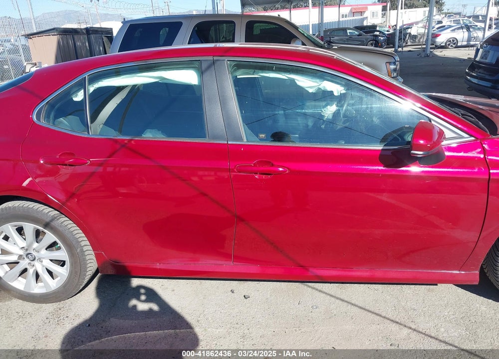 2018 TOYOTA CAMRY VIN: 4T1B11HK5JU621824