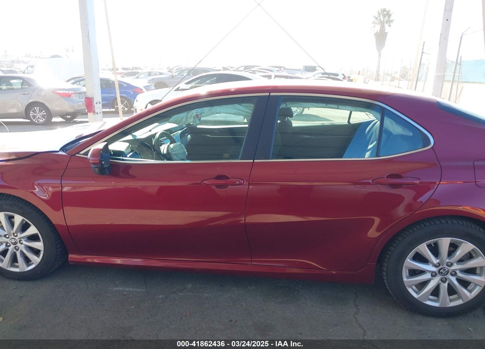 2018 TOYOTA CAMRY VIN: 4T1B11HK5JU621824