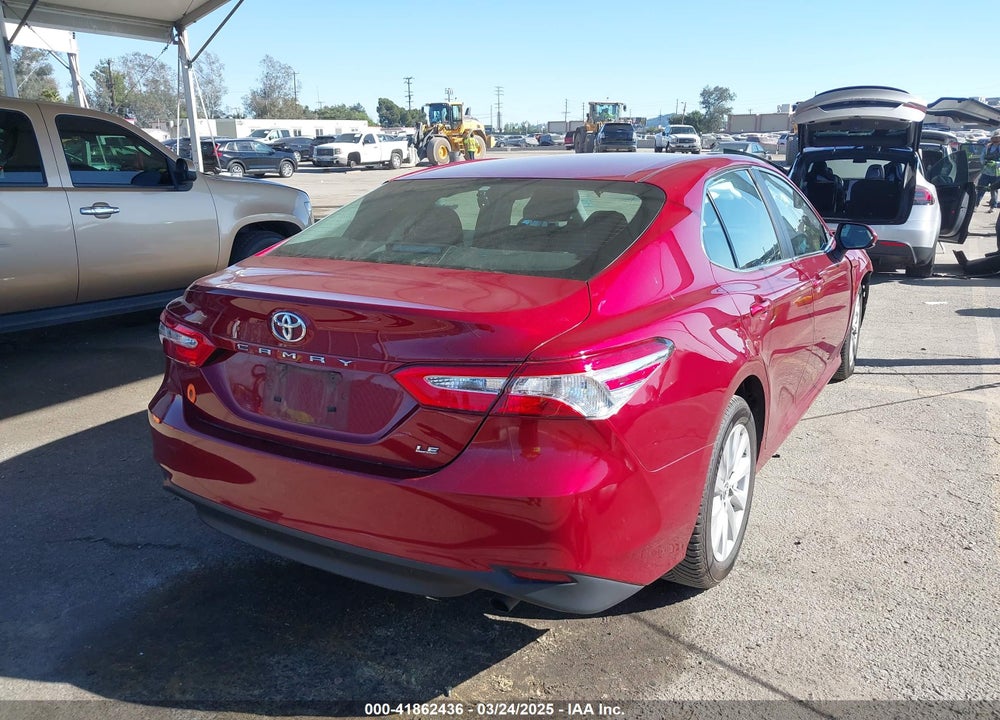 2018 TOYOTA CAMRY VIN: 4T1B11HK5JU621824