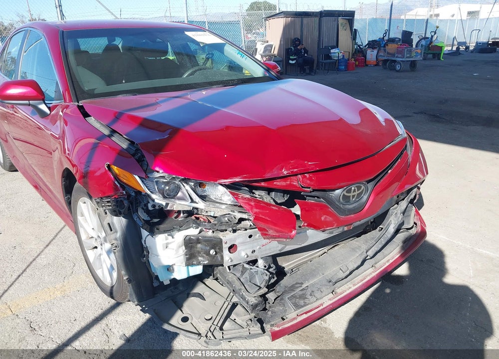 2018 TOYOTA CAMRY VIN: 4T1B11HK5JU621824