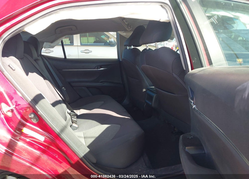2018 TOYOTA CAMRY VIN: 4T1B11HK5JU621824