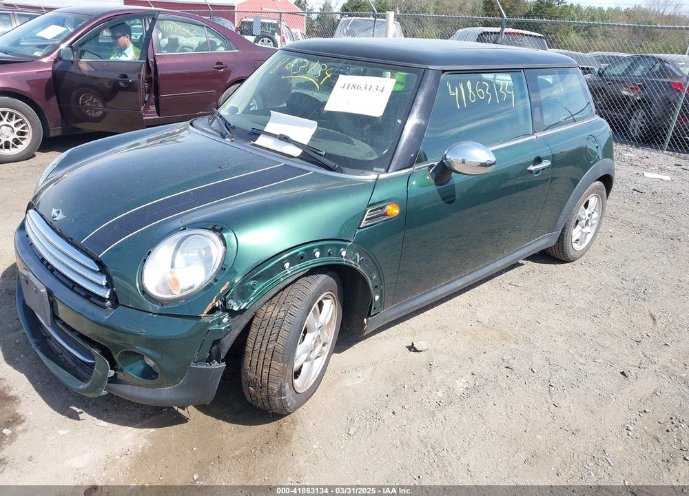 2011 MINI COOPER VIN: WMWSU3C51BT183574