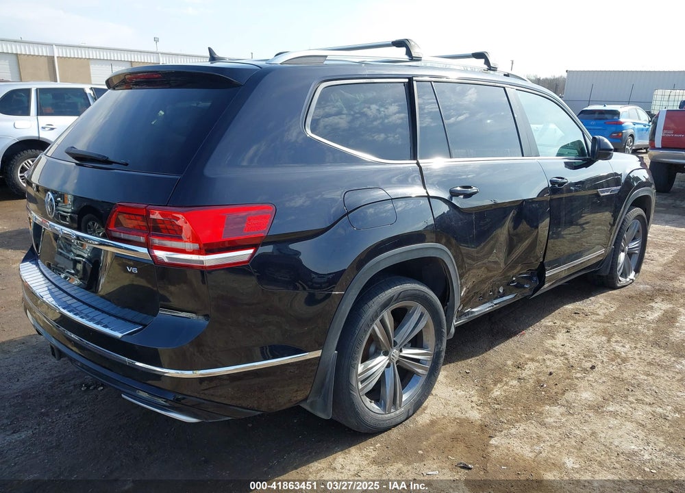 2019 VOLKSWAGEN ATLAS VIN: 1V2SR2CA2KC592323