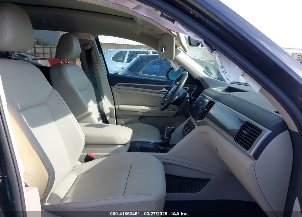 2019 VOLKSWAGEN ATLAS VIN: 1V2SR2CA2KC592323