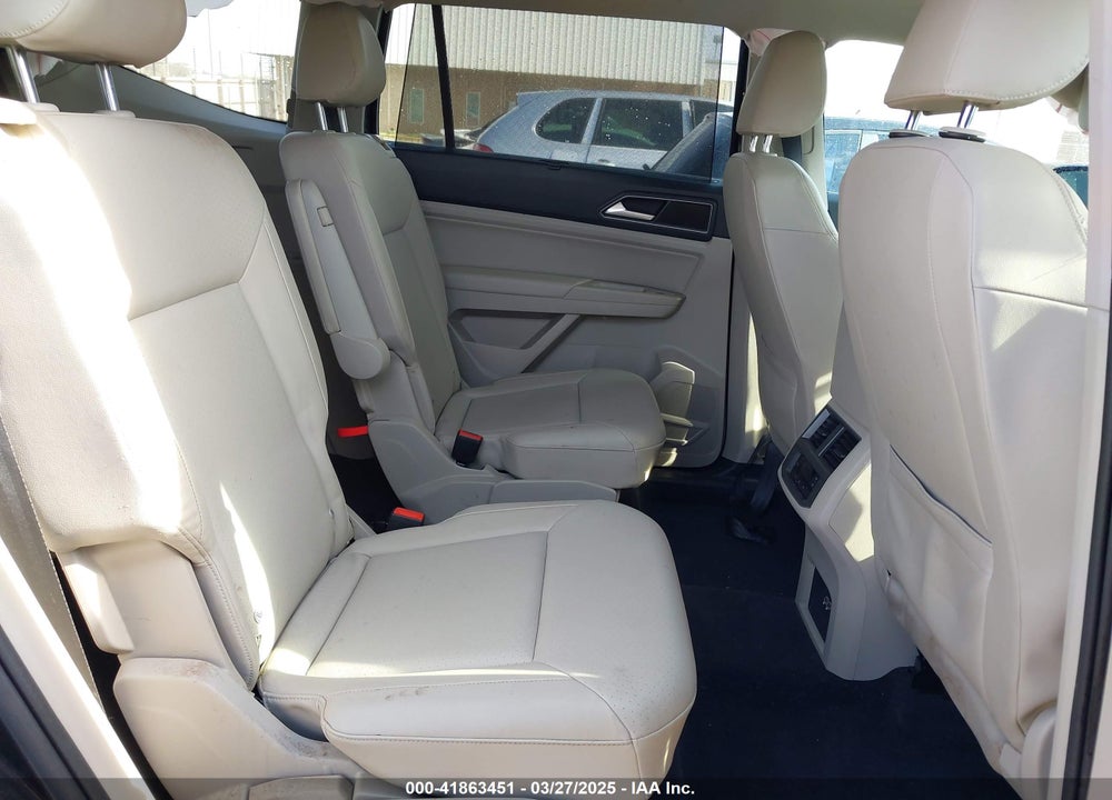 2019 VOLKSWAGEN ATLAS VIN: 1V2SR2CA2KC592323