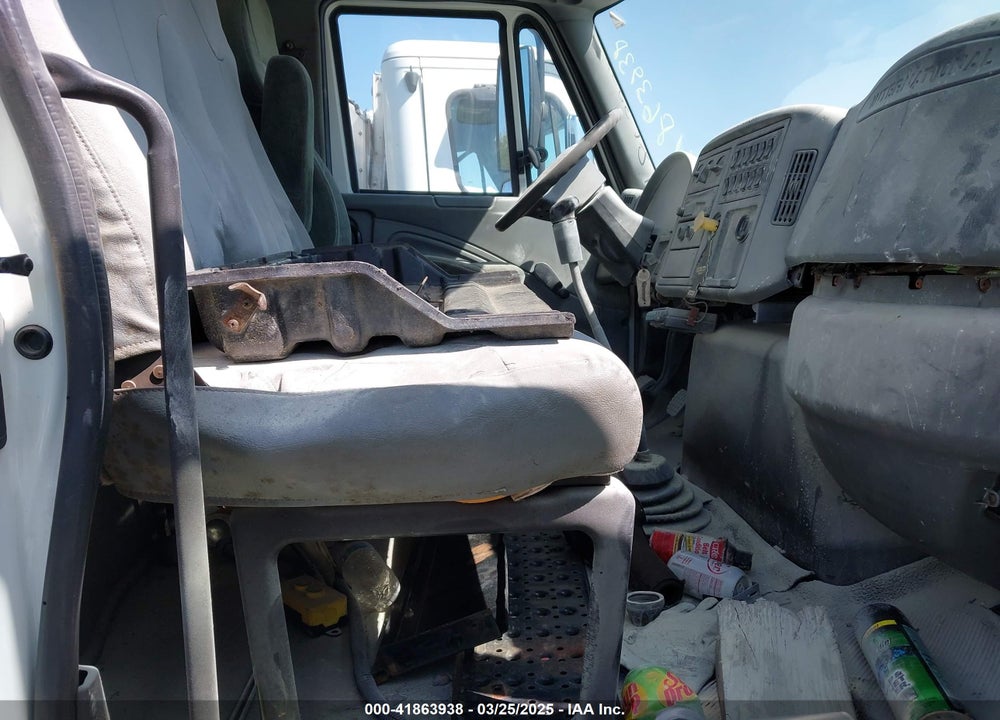 2003 INTERNATIONAL 4000 4200 VIN: 1HTMPAFN13H568921
