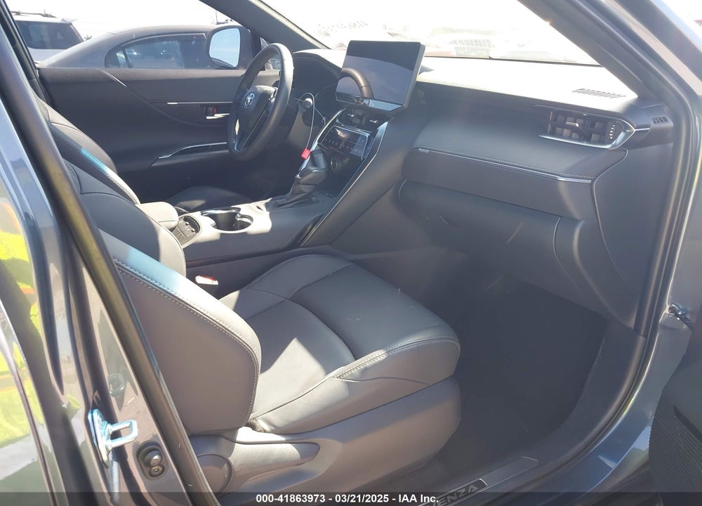 2024 TOYOTA VENZA XLE VIN: JTEAAAAH8RJ180701
