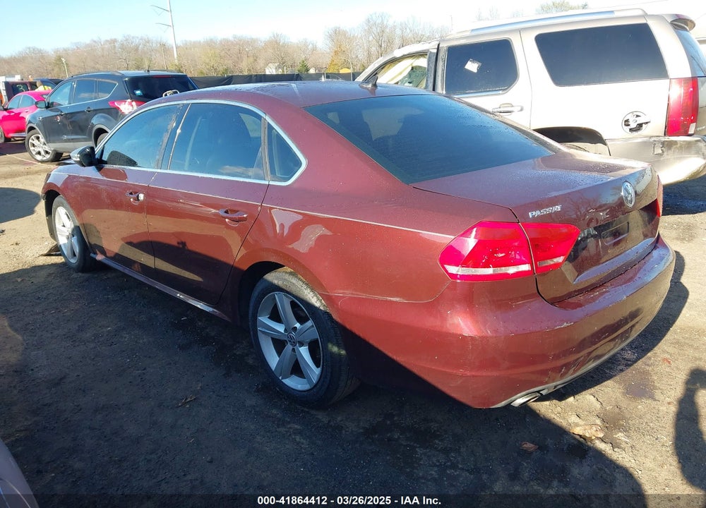 2012 VOLKSWAGEN PASSAT VIN: 1VWBP7A33CC035671