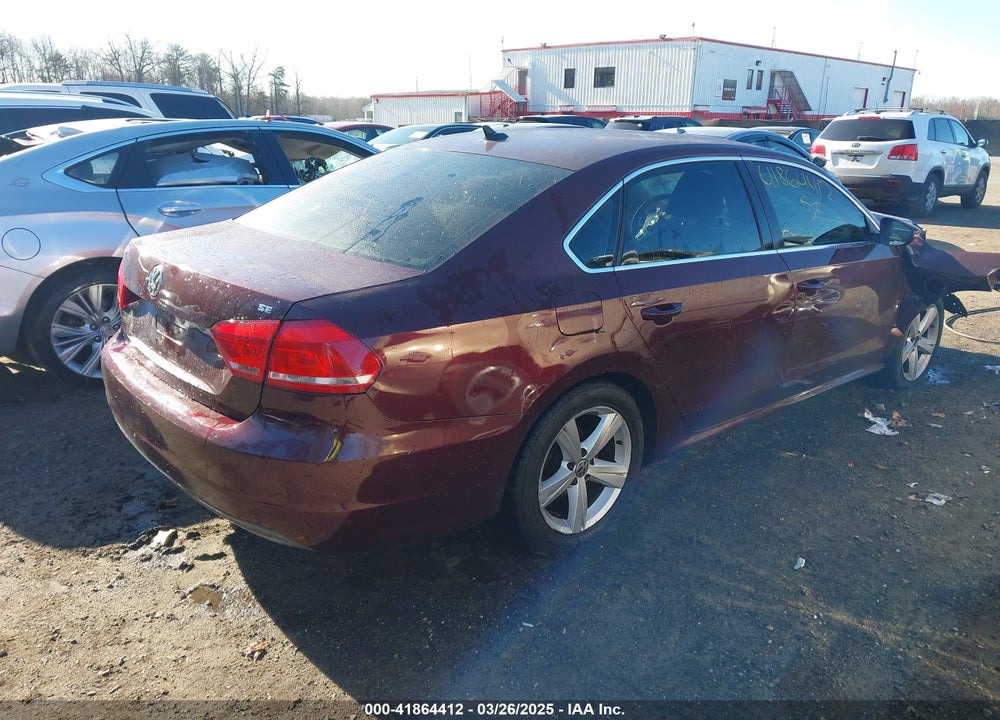 2012 VOLKSWAGEN PASSAT VIN: 1VWBP7A33CC035671