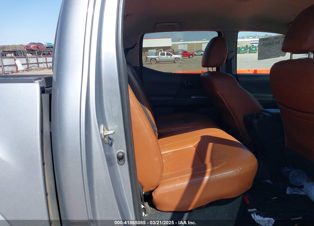 2019 TOYOTA TACOMA SR5 V6 VIN: 3TMCZ5AN8KM196697