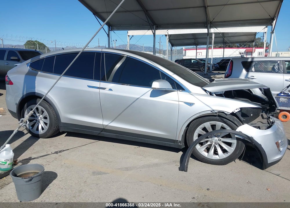 2016 TESLA MODEL X VIN: 5YJXCBE25GF021322