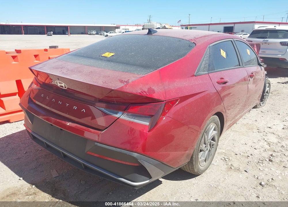 2024 HYUNDAI ELANTRA VIN: KMHLM4DG5RU638309