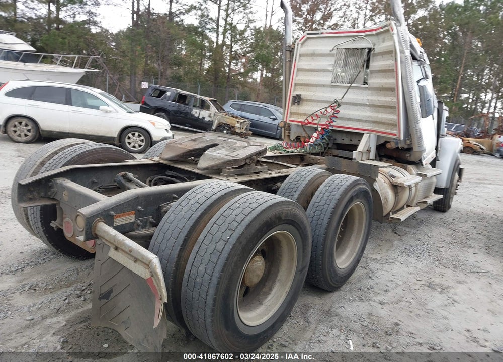 2016 FREIGHTLINER 122SD VIN: 3AKJGNDV8GDHC7141