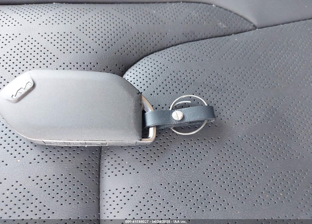 2025 KIA CARNIVAL MPV LXS VIN: KNDNB5K39S6457782