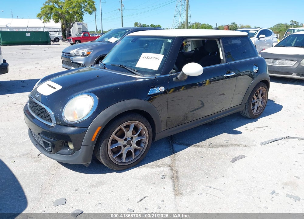 2011 MINI COOPER VIN: WMWSV3C5XBTY22399