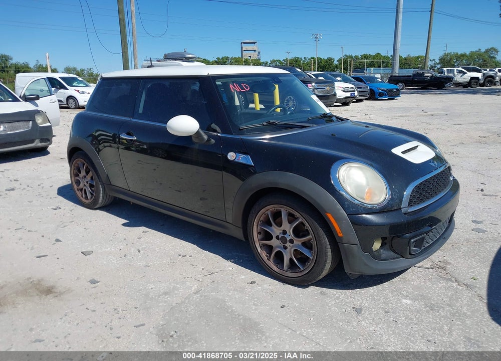 2011 MINI COOPER VIN: WMWSV3C5XBTY22399