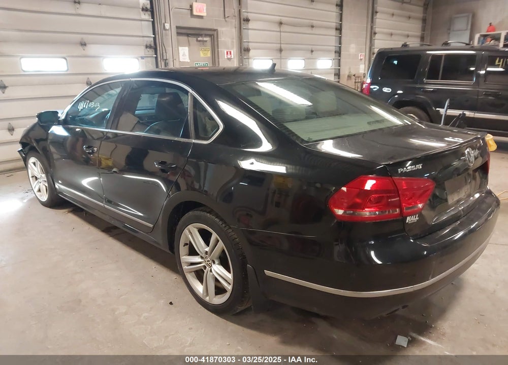 2013 VOLKSWAGEN PASSAT VIN: 1VWCN7A35DC038034