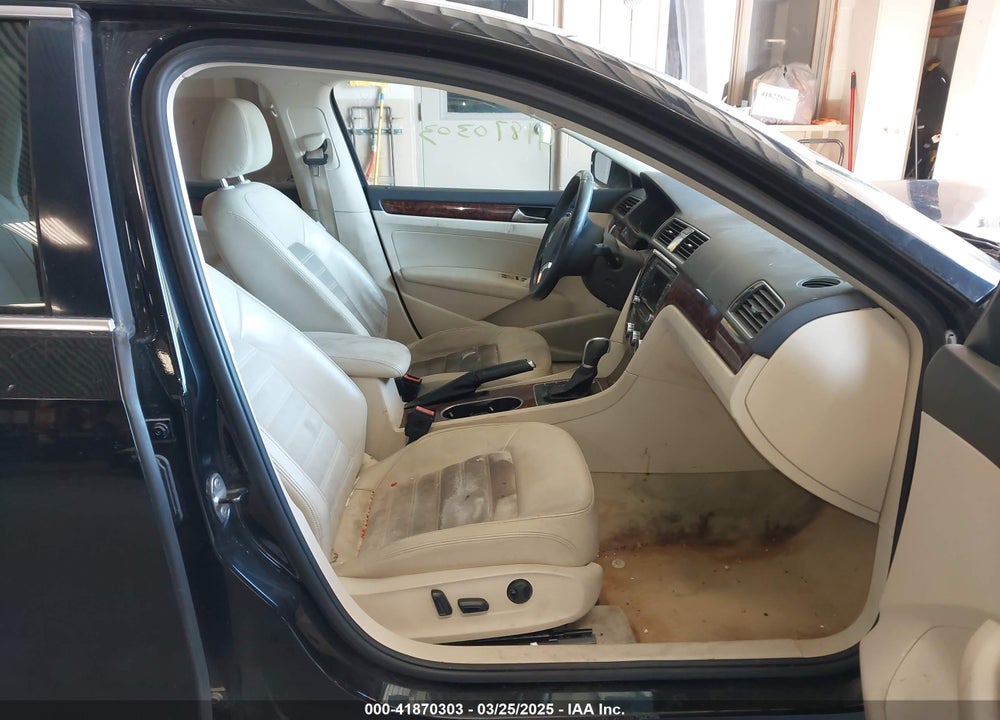 2013 VOLKSWAGEN PASSAT VIN: 1VWCN7A35DC038034