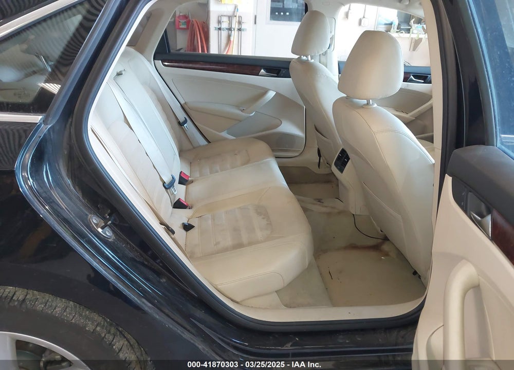 2013 VOLKSWAGEN PASSAT VIN: 1VWCN7A35DC038034