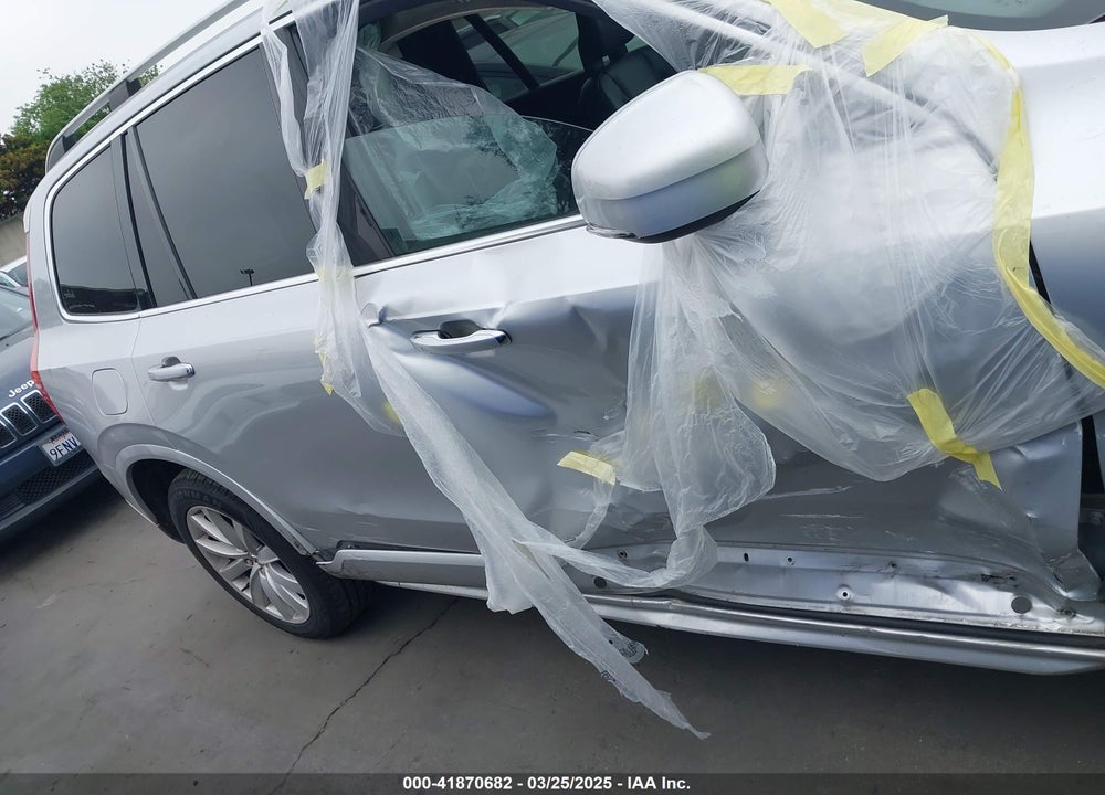 2016 VOLVO XC90 T6 MOMENTUM VIN: YV4A22PK5G1033319
