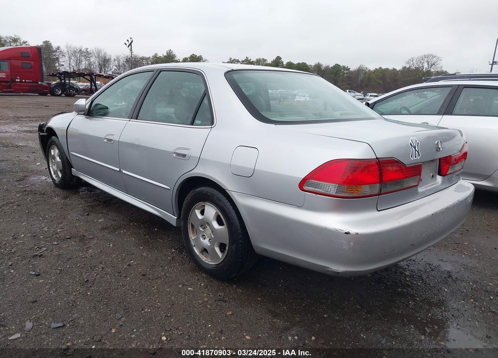2002 HONDA ACCORD 3.0 EX VIN: 1HGCG165X2A081430