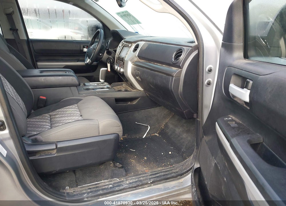 2019 TOYOTA TUNDRA SR5 5.7L V8 VIN: 5TFDW5F1XKX858602
